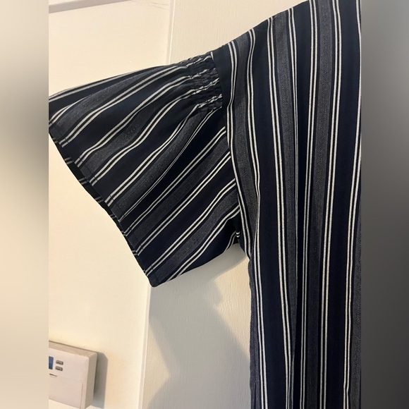 Banana Republic Striped Black and White Women's Top size S (F118) - Picture 2 of 7